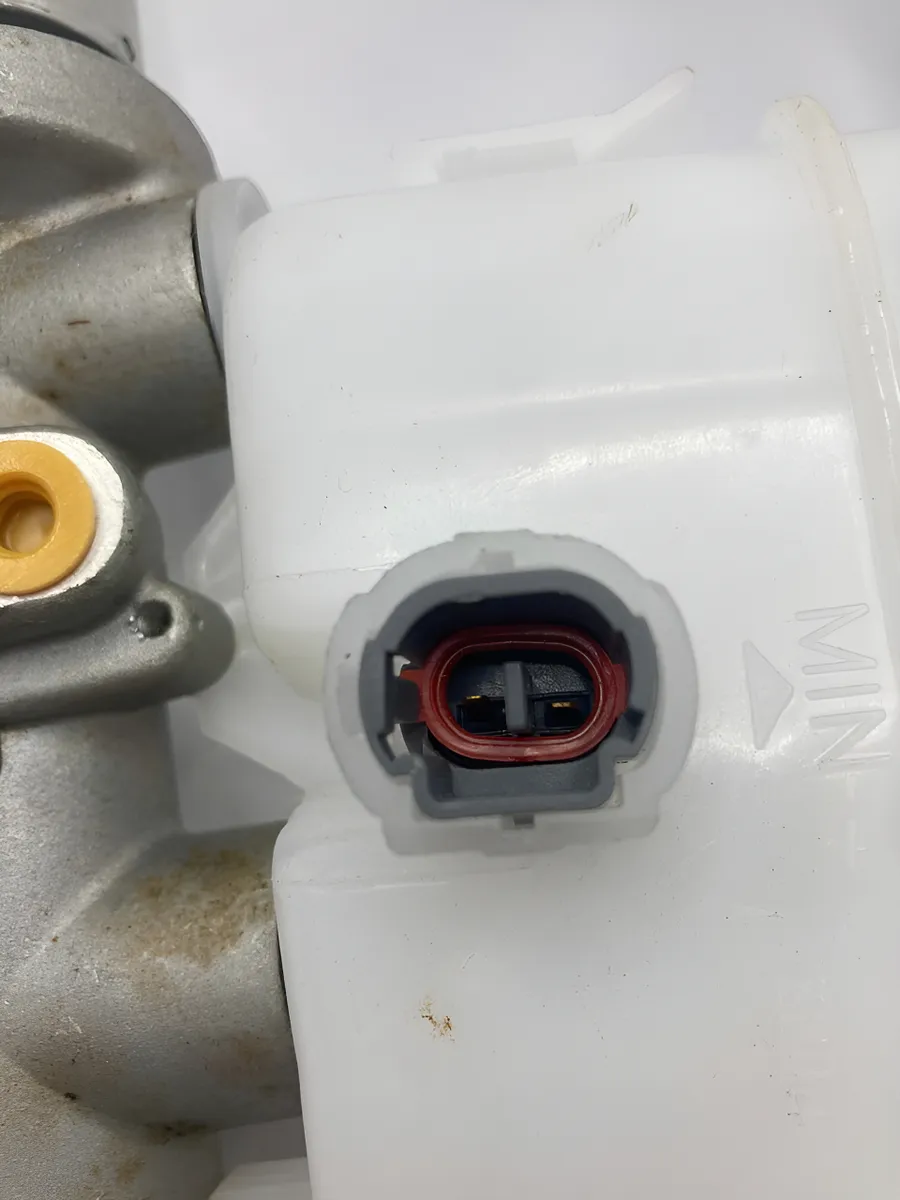 Cilindro Mestre Freio Hilux 2.5 3.0 Pitbull 2 Saídas C05t210 - Imagem 5